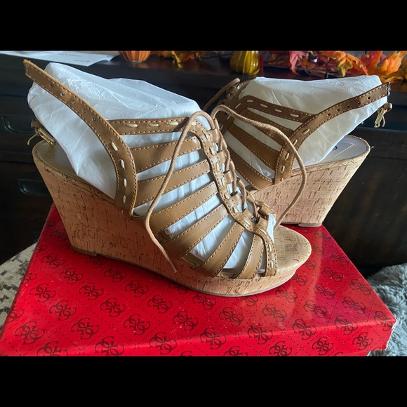 Guess wedge open toed shoes - Picture 1 of 4